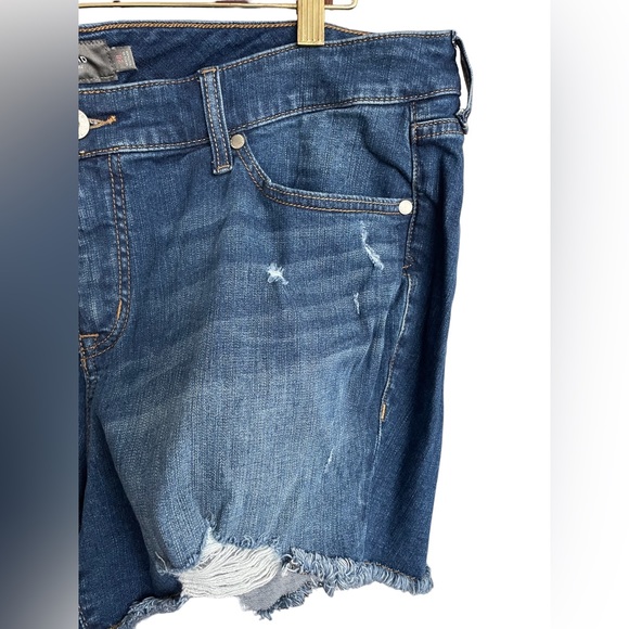Torrid Distressed Jean Shorts EUC Size 20 - Picture 3 of 7